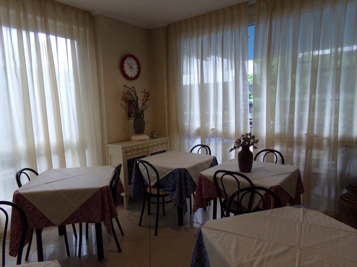 Hotel Manu Rimini Zewnętrze zdjęcie